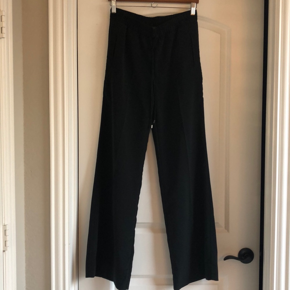 Elastic waist black pants